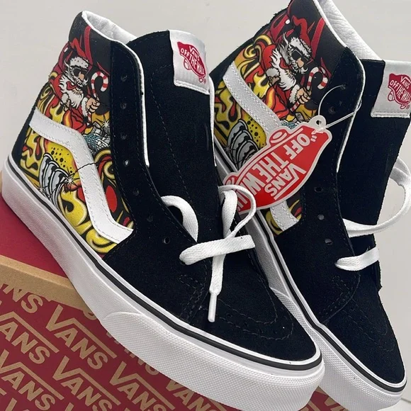 Vans Men’s High-Top Sneakers - Black Red Sk8-HiSanta Flame BlackVN0A4BVTBLK